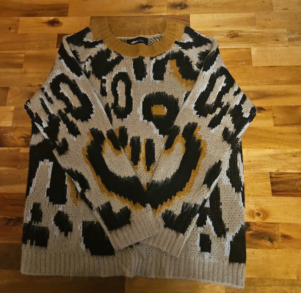 Stylish  Over Sized Leopard Print Sweater